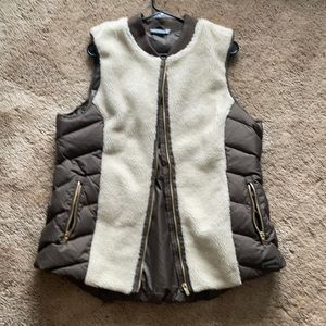 Athleta Responsible Down Tundra Vest very lightly used